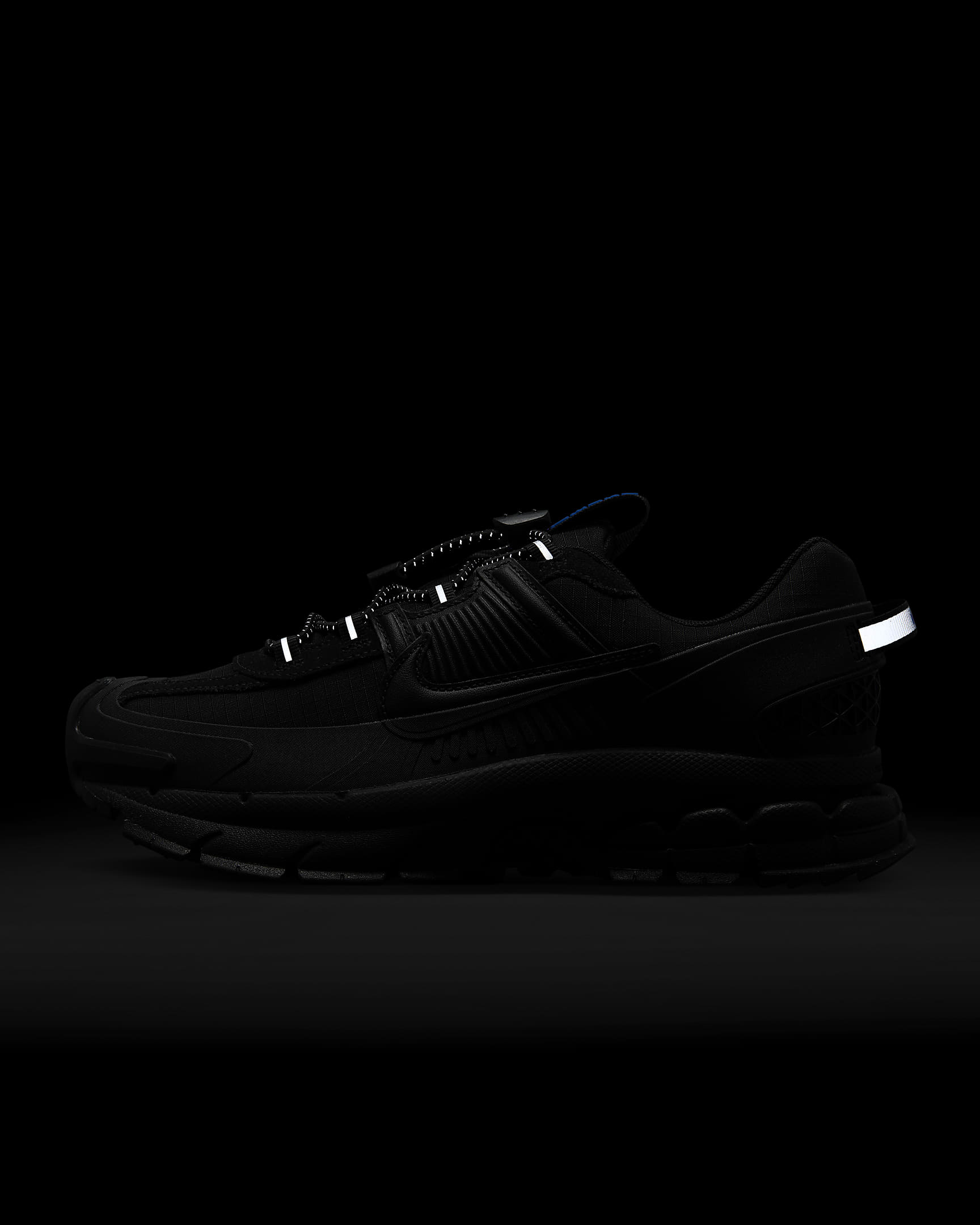 کتونی روزمره زنانه Nike Zoom Vomero Roam برند Nike (نایک)