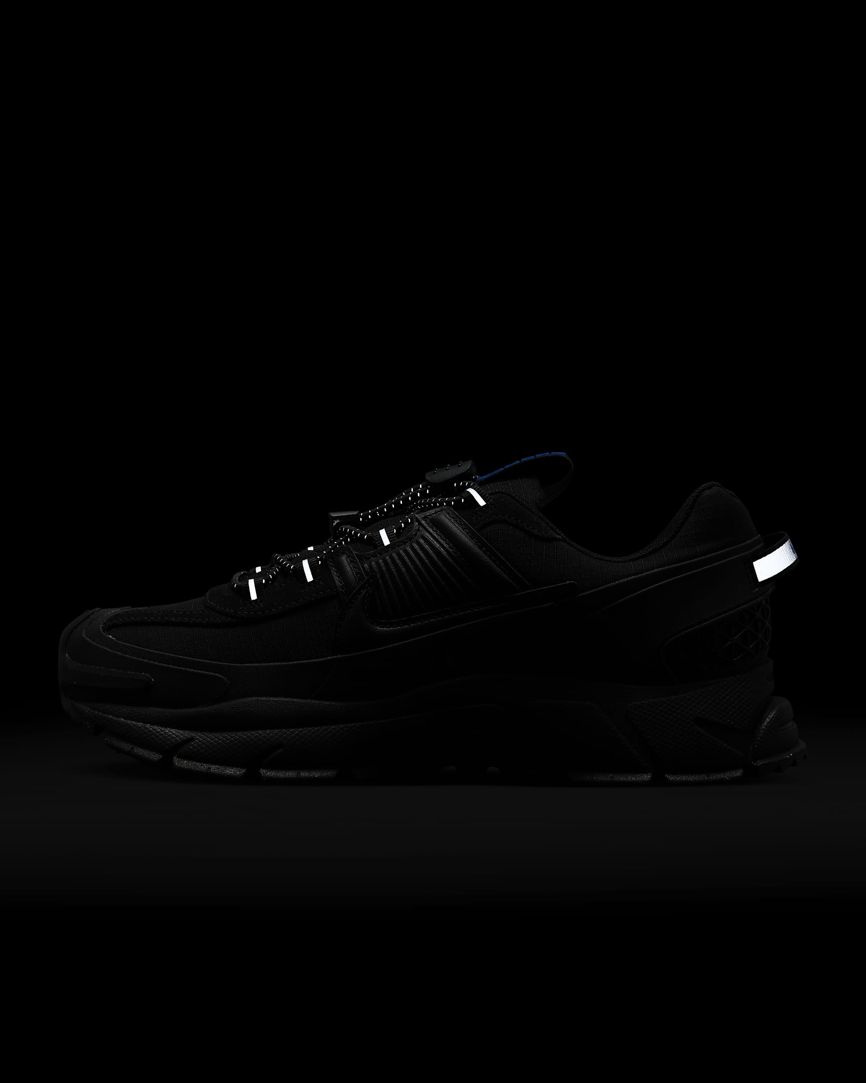 کتونی روزمره زنانه Nike Zoom Vomero Roam برند Nike (نایک)