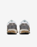 کتونی روزمره زنانه Nike Zoom Vomero 5 برند Nike (نایک)