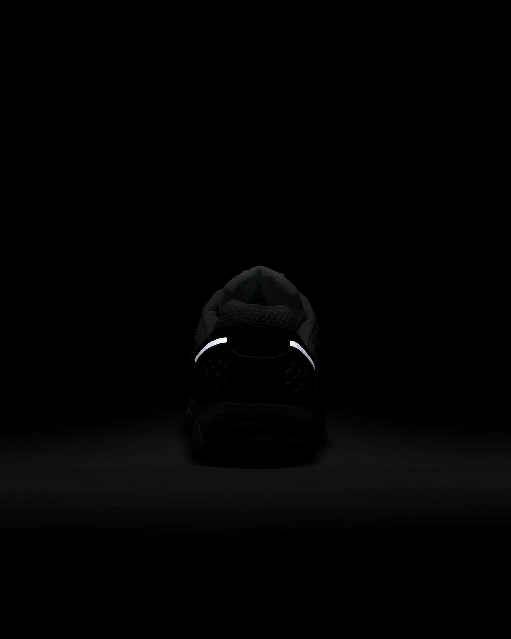 کتونی روزمره زنانه Nike Zoom Vomero 5 برند Nike (نایک)