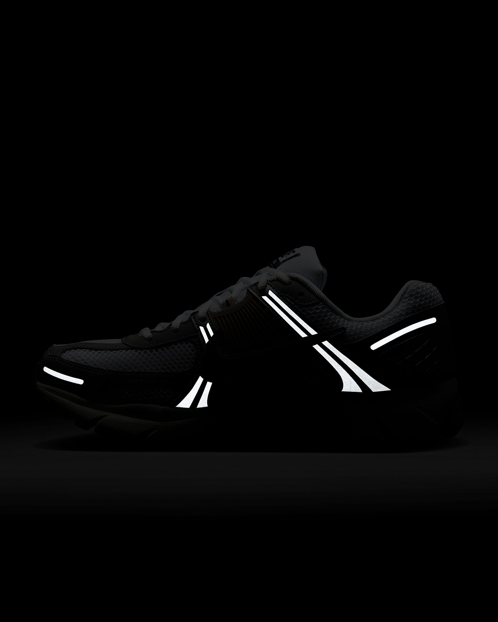 کتونی روزمره زنانه Nike Zoom Vomero 5 برند Nike (نایک)