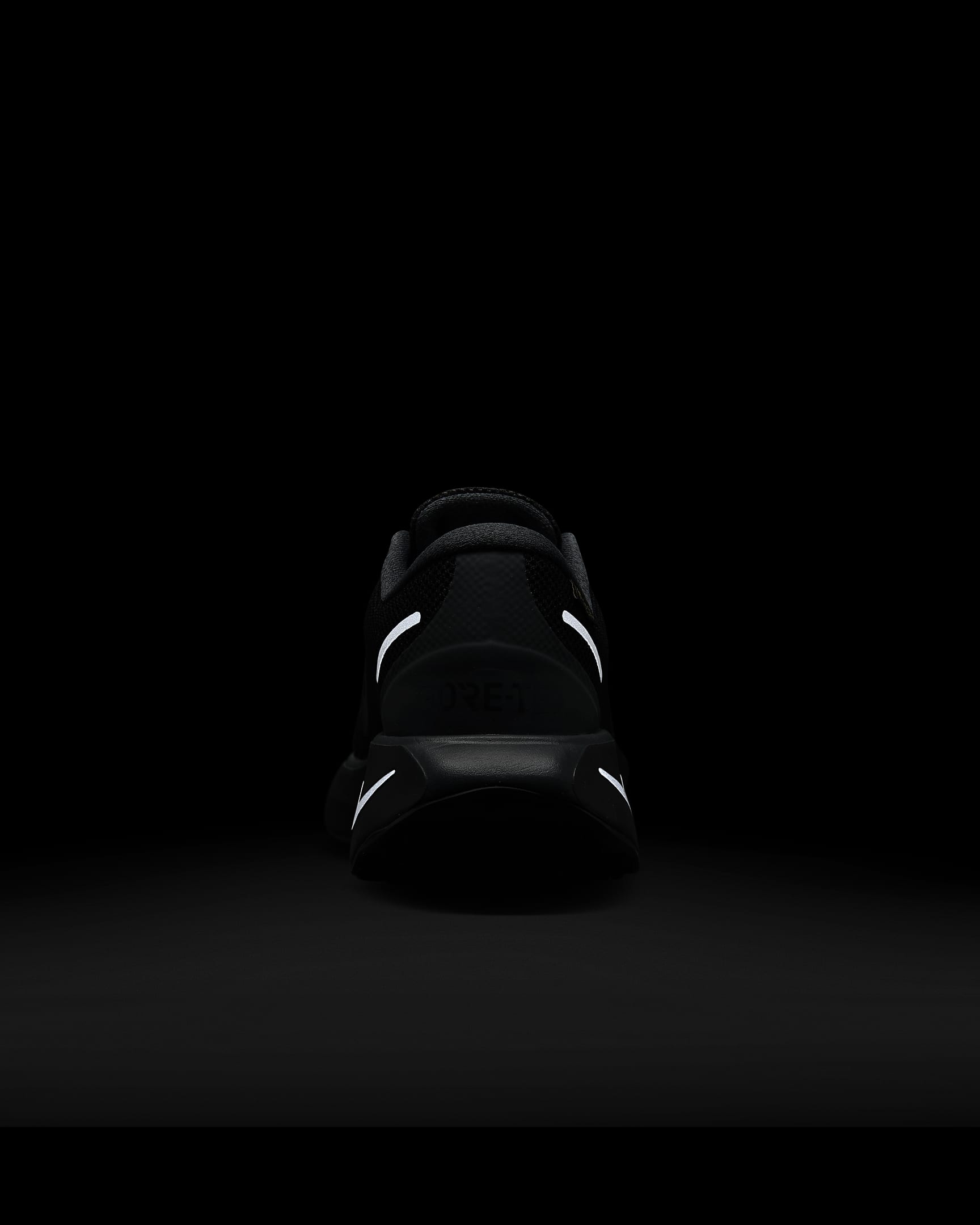 کفش ورزشی زنانه Nike Motiva GORE-TEX برند Nike (نایک)