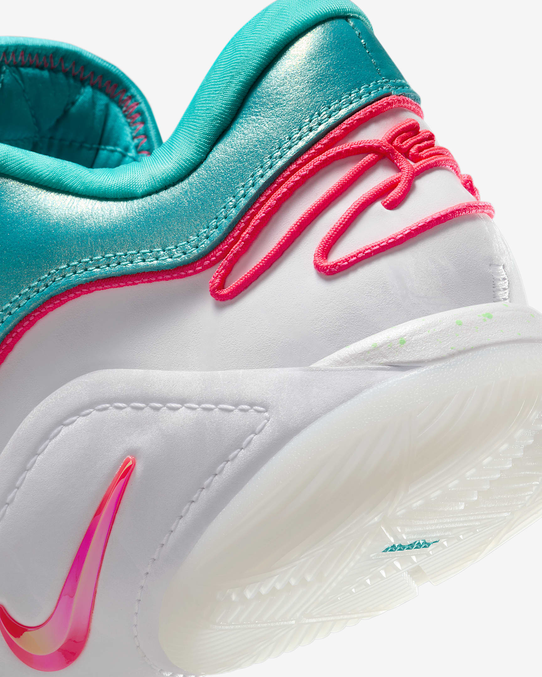 کتونی روزمره کفش مردانه LeBron XXII "Limelight" برند Nike (نایک)