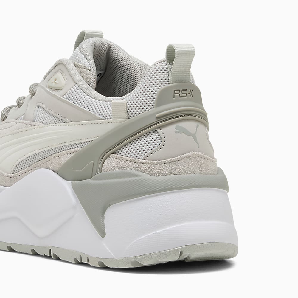 خاکستری یخی