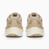 آلموند زنبقی